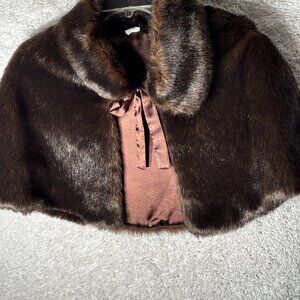 WOMEN'S DARK BROWN MINK WRAP. USED EXCELLENT CONDITION ONE SIZE FITS MOST